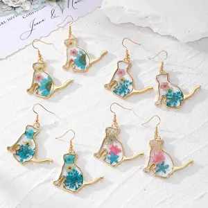 New kitten dried flower earrings, exquisite daisy flower resin jewelry earrings
