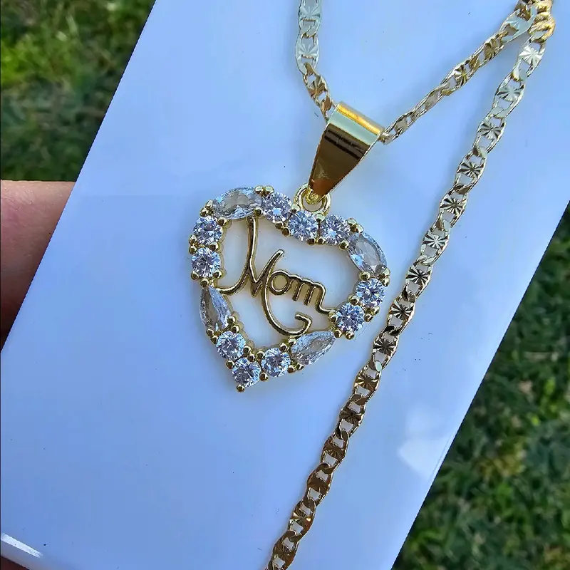 Mom corazon pendant necklace