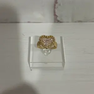 Pretty in Pink Heart Ring
