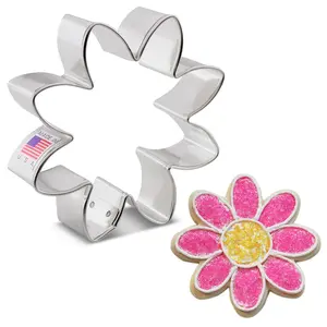 Daisy Flower Cookie Cutter 3"