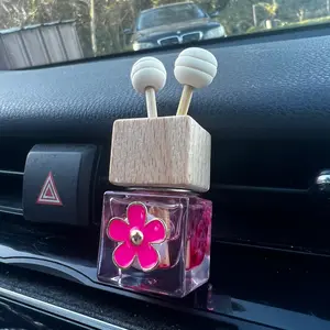 Car AC clip on daisy air freshener Oil