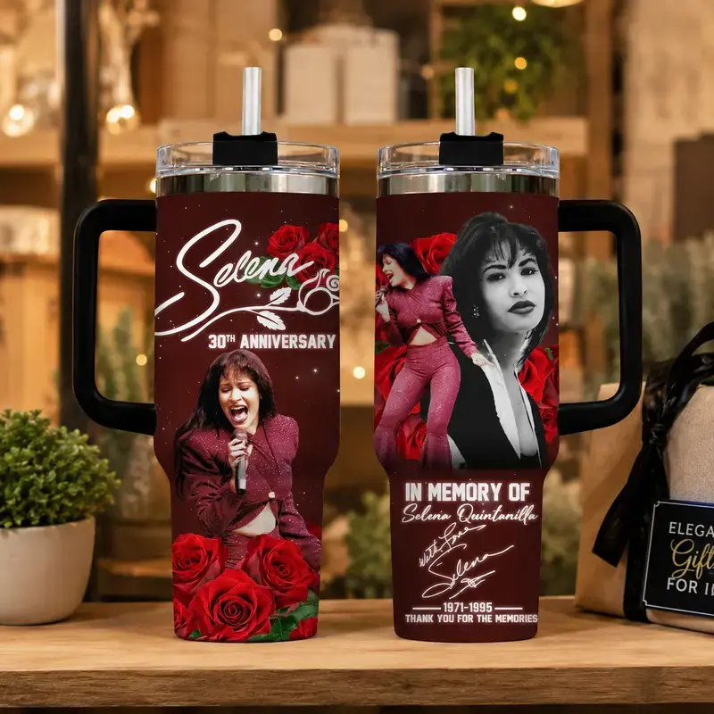 Selena Quintanilla 30th Anniversary 40oz Insulated Tumbler With Handle & Straw, Selena Tribute Stainless Steel Travel Mug, In Memory of Selena Graphic Cup, Rose Aesthetic Drinkware, Gift for Selena Fans