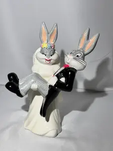 Bugs Bunny and Lola bunny- Ceramic Figurine- Wedding- Bride and Groom- 1995 - Warner Brothers - Looney Tunes