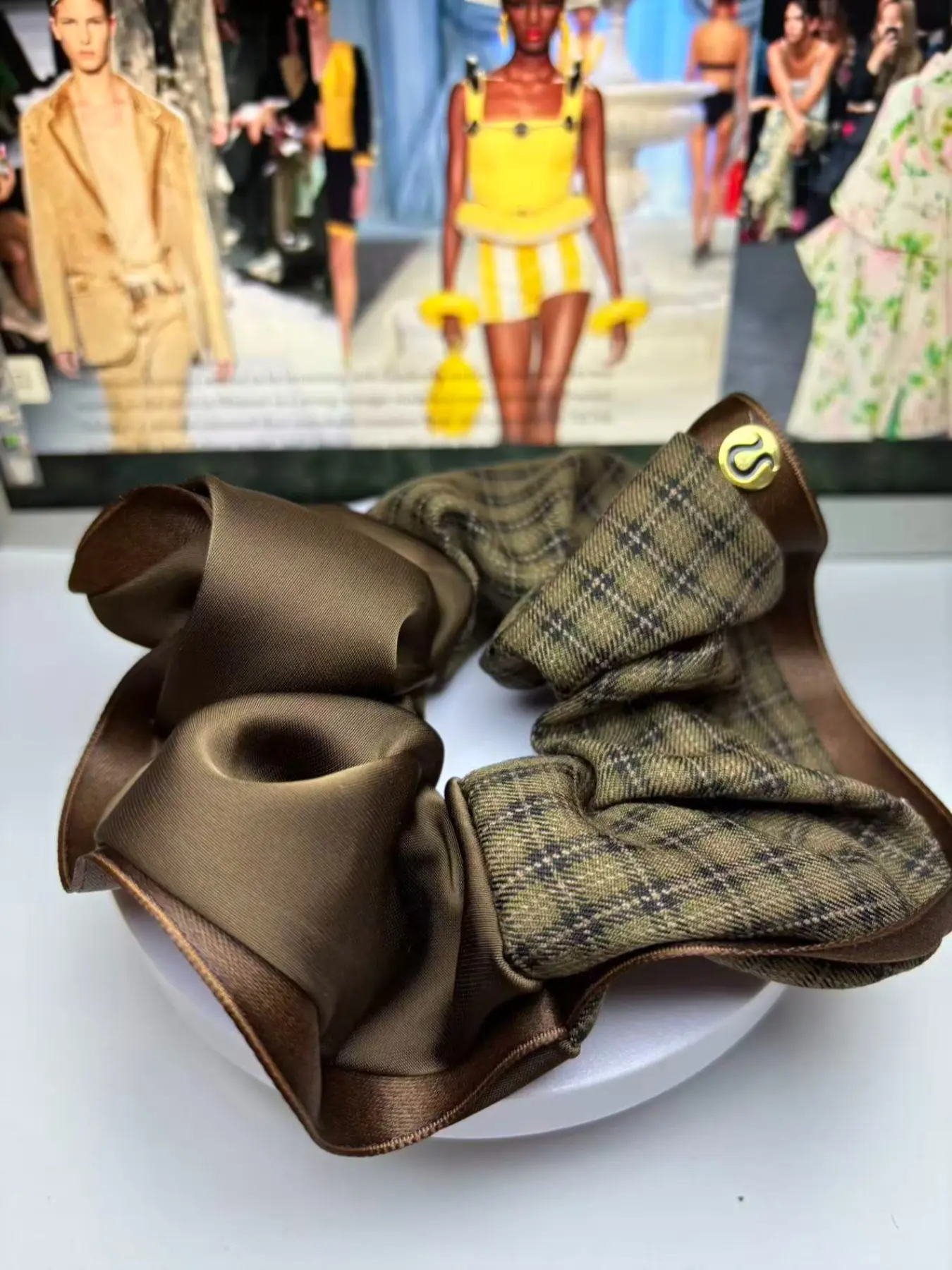 2pcs 16cm Over size Plaid Satin Pleated Scrunchies, Jointed Pattern Cloth Patchwork Color block Hair Scrunchies British Style Fabric Braided Headband Ponytail Holder, Ponytail Hairstyle for Women Girlfriend Gift