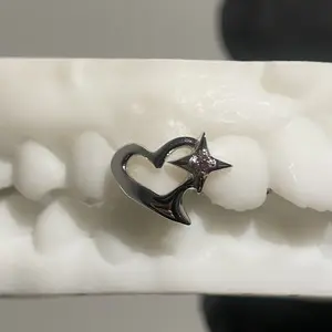 Custom 925 Silver Heart Teeth Grillz Hiphop Grillz With Vvs Moissanite