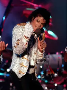 [SALE UP TO 45%] 1982 Michael Jackson Thriller Poster 11X17 King Of Pop Vincent Price Home Decor