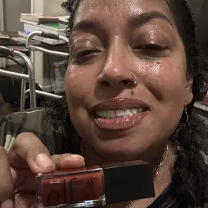 Product Review of Glow Reviver Lip Oil from P**s D**e