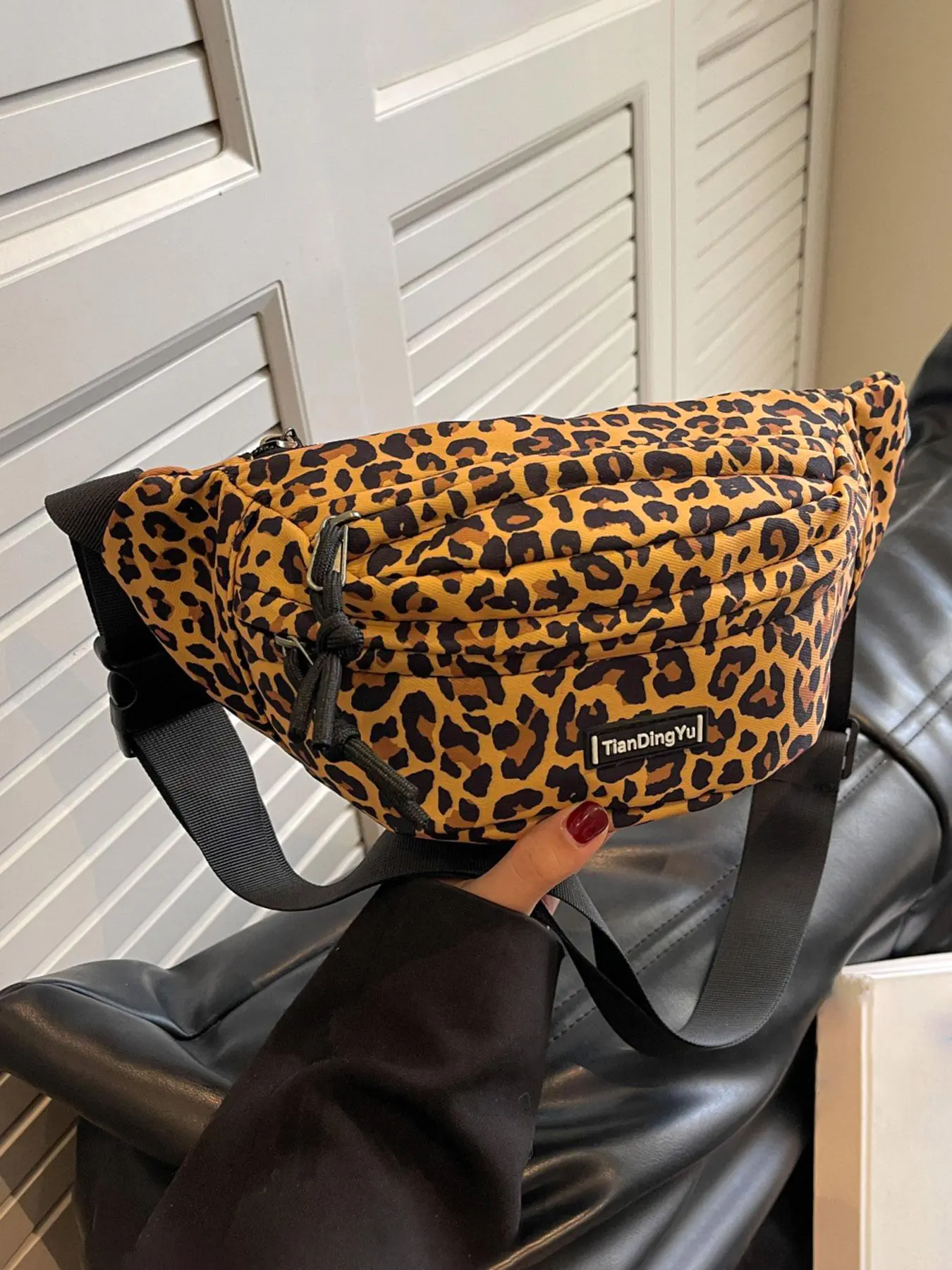 Retro leopard print multi-pocket waist bag, trendy brand letter personalized chest bag, street style multi-functional shoulder crossbody bag, casual and versatile daily commuter bag, Crossbody fanny pack, Zipper Fanny Pack