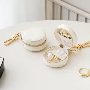 Portable Round Jewelry Storage Box, 1 Count PU Leather Jewelry Case with Keychain, Jewelry Organizer Display Box for Women & Girls, Travel Accessory, Jewelry Storage Unit, Jewelry Boxes
