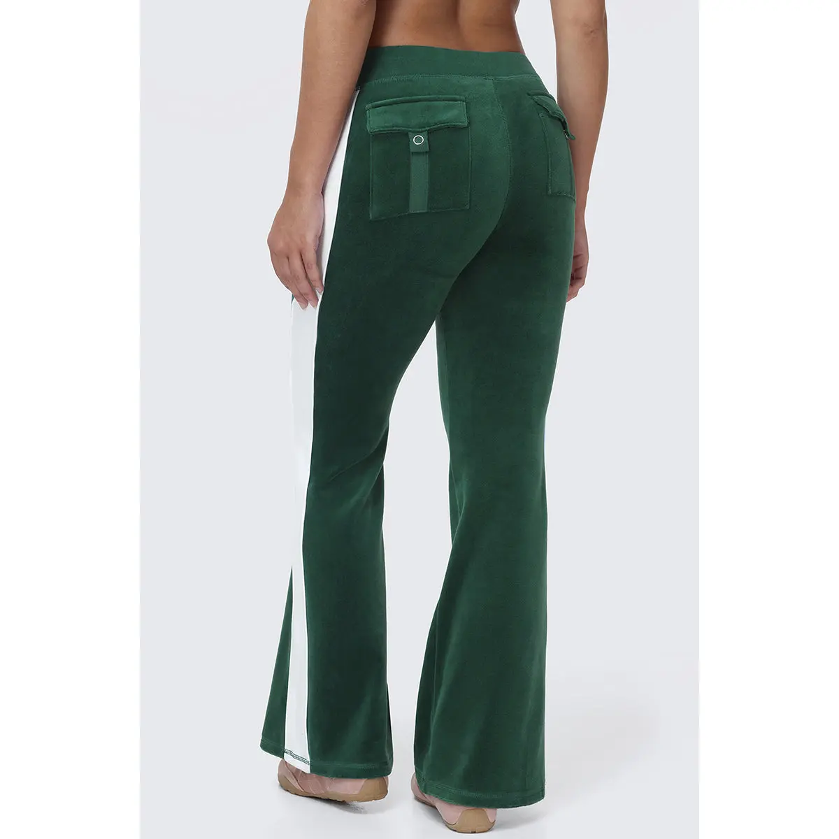Juicy Couture Cotton Velour Track Pants, Relaxed Fit, Full-Length, with Flap Pockets, for Off-Duty Wear (Sports & Outdoor Joggers)