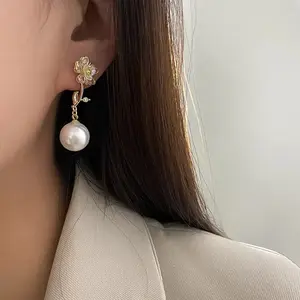 LisiZen Little Flower Pearl Earrings for Women, Mori Style Fairy Earrings, Gentle Temperament Fashion Ear Accessories, Small Petal Stud Earrings DZEH4959