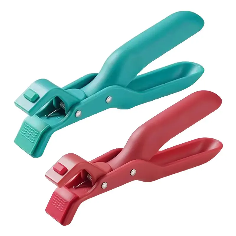 Multi Purpose Anti-Scald Plate Gripper Clips, Heat Insulated Secure Holding Design, Sturdy Kitchen Helper For Lifting Hot Bowls, Plates And Pans, Available In Red And Green Tone For Daily Cooking And Steaming Use