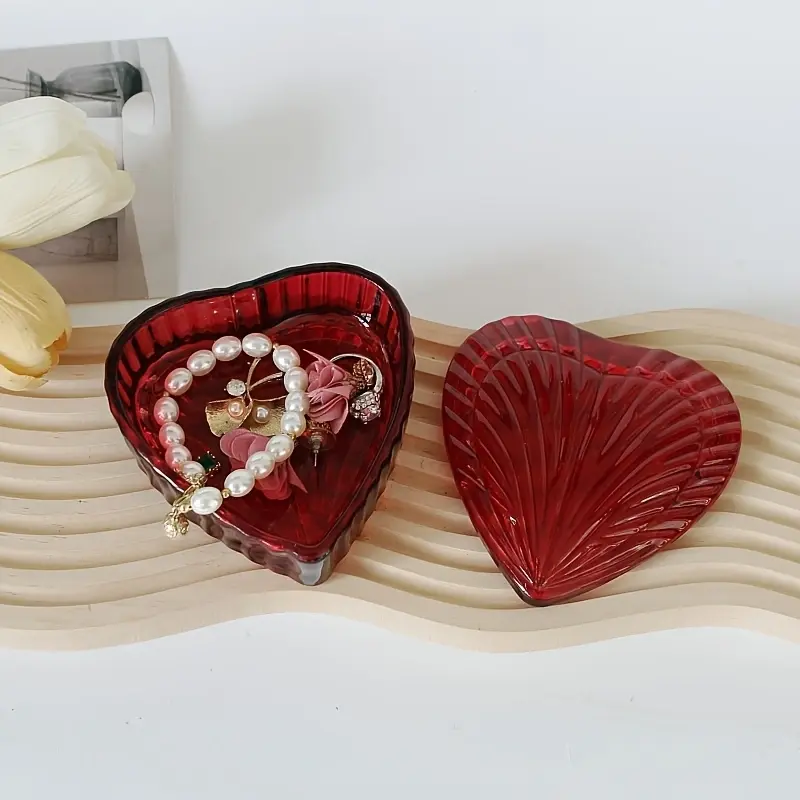 1 piece heart-shaped glass jewelry box, vintage French style, vertical embossed texture, with lid, dustproof storage box for storing earrings and rings, tabletop decorative ornament for vanity