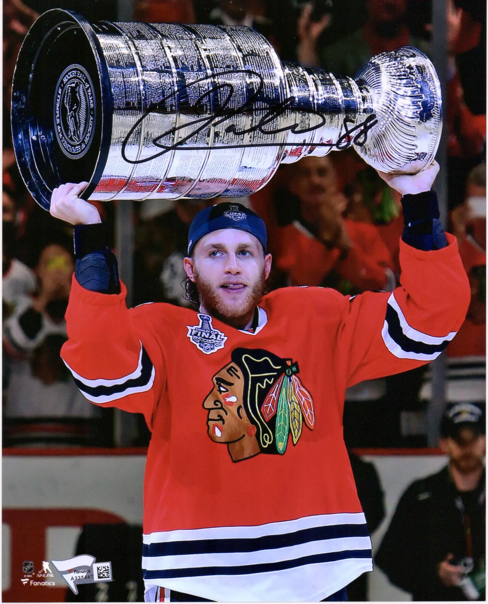 Patrick Kane Chicago Blackhawks Autographed 8" x 10" Raising Cup Photograph - Fanatics Authentic Certified