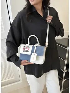 This stylish dachshund pattern crossbody bag with a heart-shaped collar is perfect for commuting and travel, and makes a great gift.