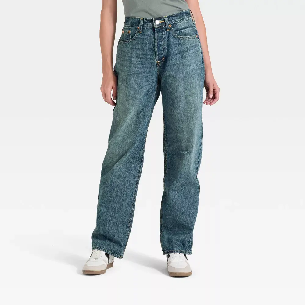 Universal Thread Women's Mid-Rise 90's Baggy Denim Jeans - Cotton