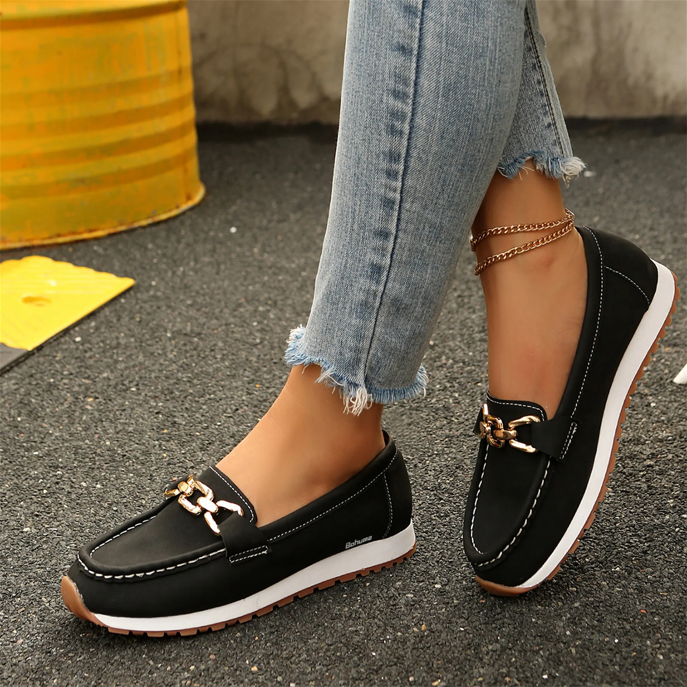 Women’s Comfortable Slip-On Loafers with Gold Chain Detail Platform Sole Casual Walking Shoes Indoor Outdoor Shoes
