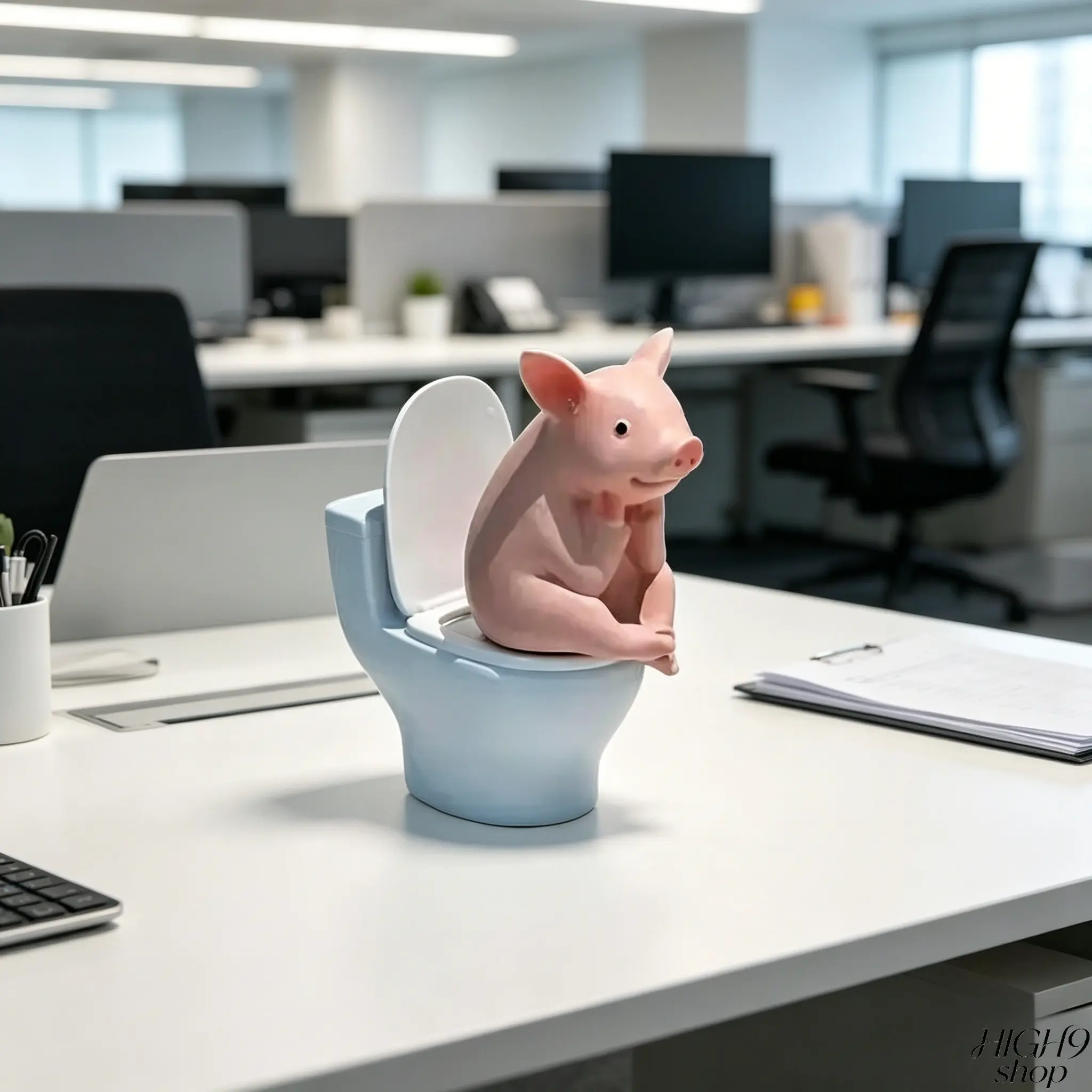 Humorous PVC Pig-On-Toilet Figurine - Versatile Tabletop/Wall-Mounted Bathroom Accent Decor, Unique Novelty Ornament For Father's Day Gifting