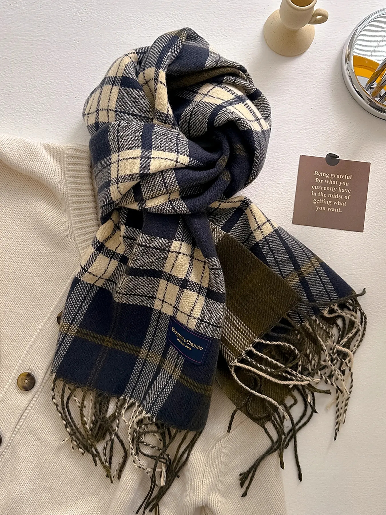 Women's Plaid Scarf Wrap Shawl, Checkered Scarf, Elegant Fall & Winter Fitted Accessory, Casual Fashionable Warm Clothing for Daily Wear, Soft Warm Shawl