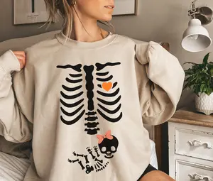 Skeleton Halloween Maternity Sweatshirt New Baby Girl Pregnancy Announcement Shirt 2024 Pregnant Women Costume Mom Sweater Mama To Be