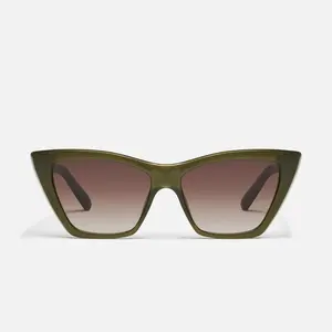 QUAY - SET IN STONE Cat Eye Sunglasses modern chic flattering