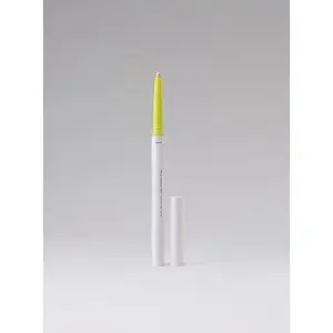 Lip liner outlines and blends for a plump, matte lipstick base
