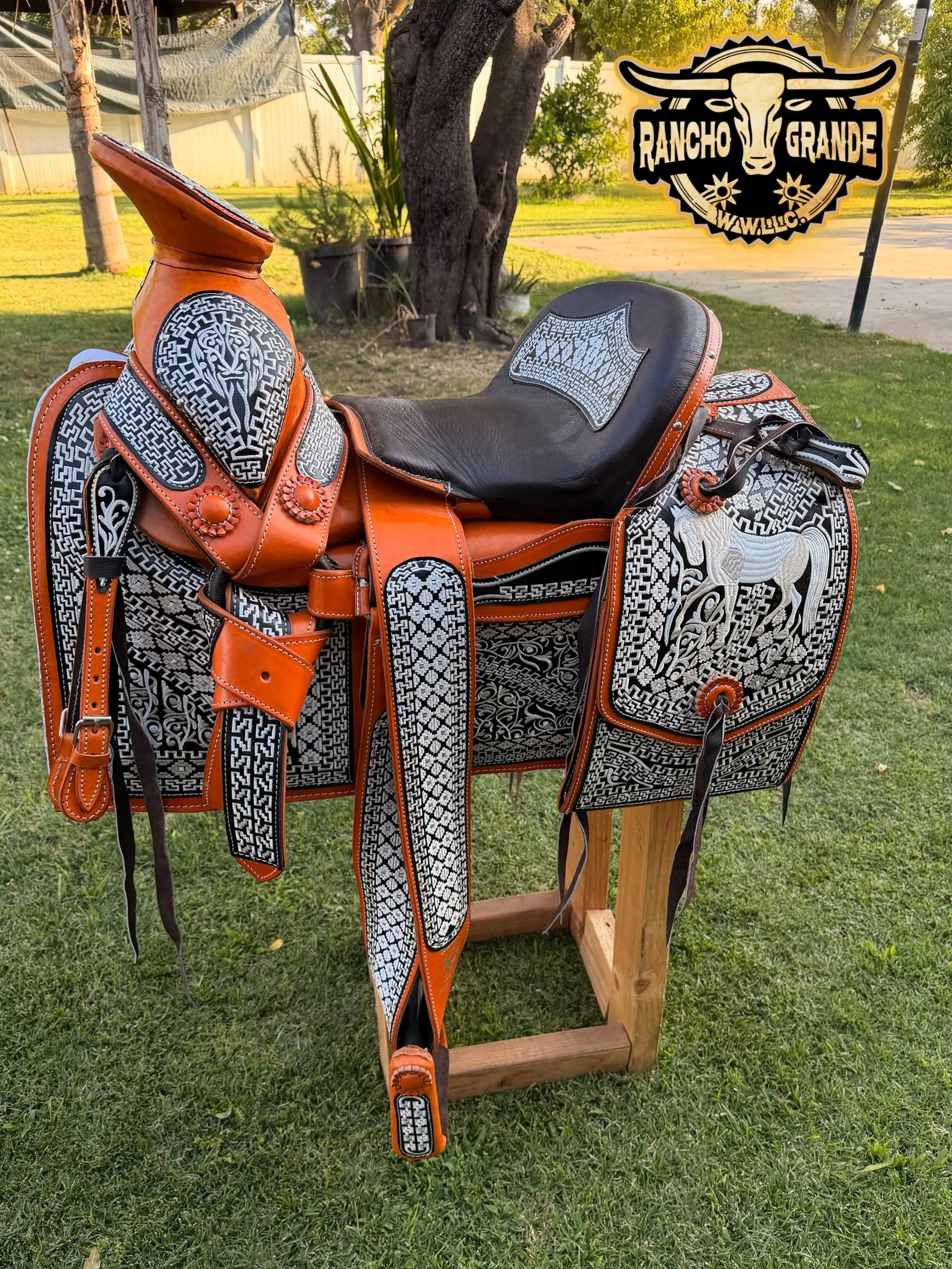 Silla De Caballo / Montura para Caballo / Saddle Horse Silla De Caballo / Montura para Caballo / Saddle Horse