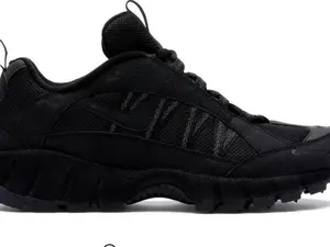 Nike Air Humara 17 Supreme Black (ZC) Size 10.5m Pre-Owned