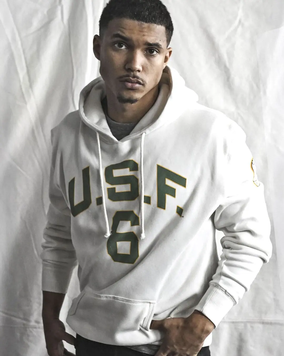 USF Bill Russell #6 Men's Hoodie, Officially Licensed Olympic Legend White Triblend Fleece Long Sleeve Pullover