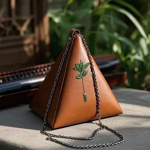 Triangular coin purse, PU leather mini bag, small coin purse, mini street key bag, car key compact bag, personalized bag