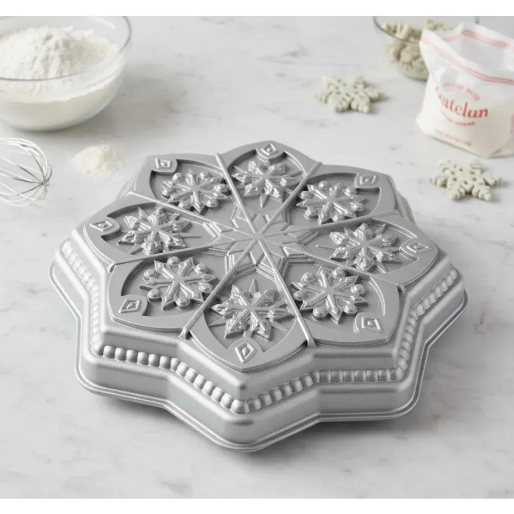 Snowflake Shortbread Pan Cast Aluminum Bakeware, Nordic Design Cookie Mold