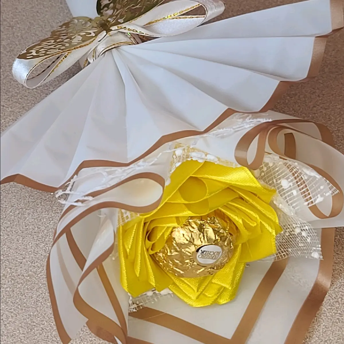 Beautiful Handmade Single Rose Bouquet