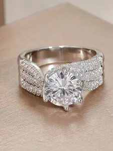 Moissanite Ring in Elegant Stone Fashion Jewelry for Women
