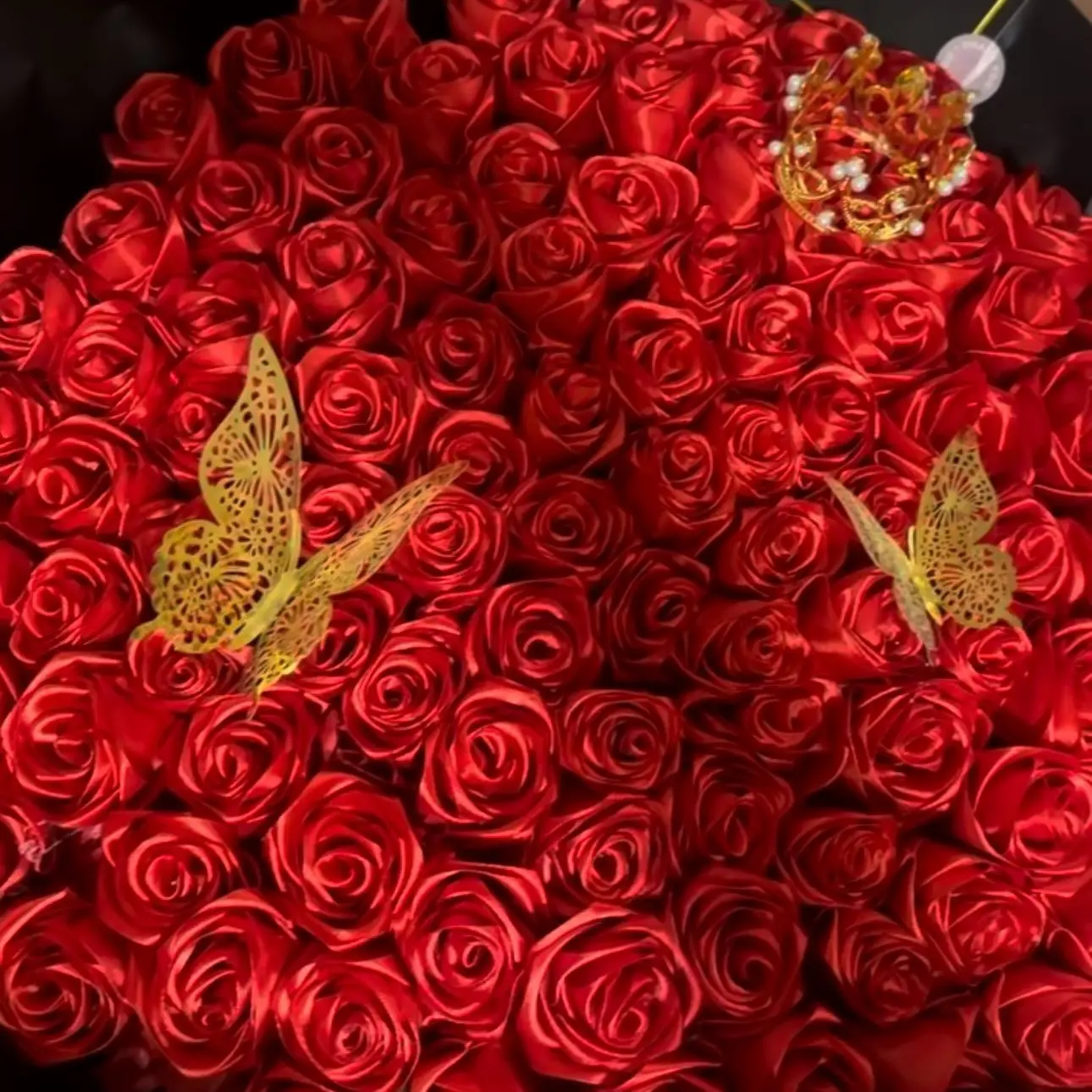 100 eternal roses