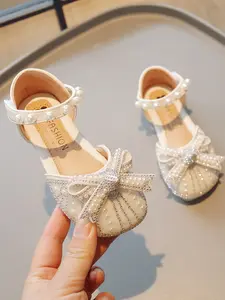 Girls' Korean Princess Shoes Summer 2026 New Rhinestone Pearl Bow Slip-On Fashion Sandals, Cute Soft Sole PU Rubber