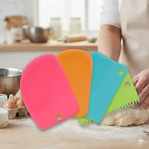 Flexible Fondant Scraper: 4-in-1 Baking Tool, Heat-Resistant & Non-Stick, Easy-Clean Anti-Mold Design. Perfect for Cake Decorating, Smoothing, Shaping. A Must-Have for Professional Bakers!