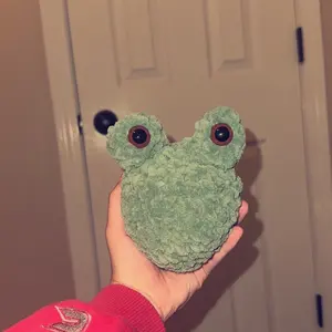Crochet frog