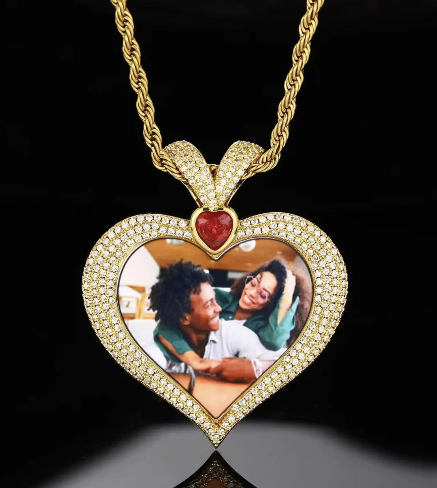 Personalized Photo Jewelry – Keep Your Loved Ones Close