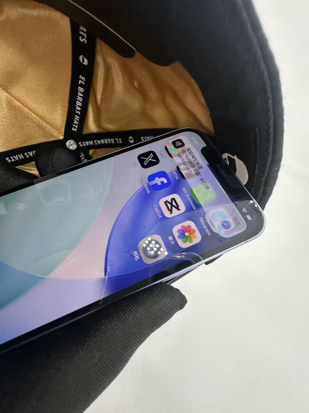 Black Streetwear Rhinestone Cross Snapback - Hip Hop Urban Style Adjustable Baseball Cap for Men Women