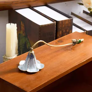Metal Candle Snuffer with Floral Design, Vintage Art Quality, Aromatherapy Candle Accessory, Long-Handed Safe Candle Tool for Home Relaxation