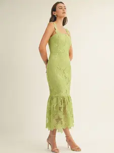 SLEEVELESS SQUARE NECK BODYCON CROCHET FLORAL MAXI DRESS