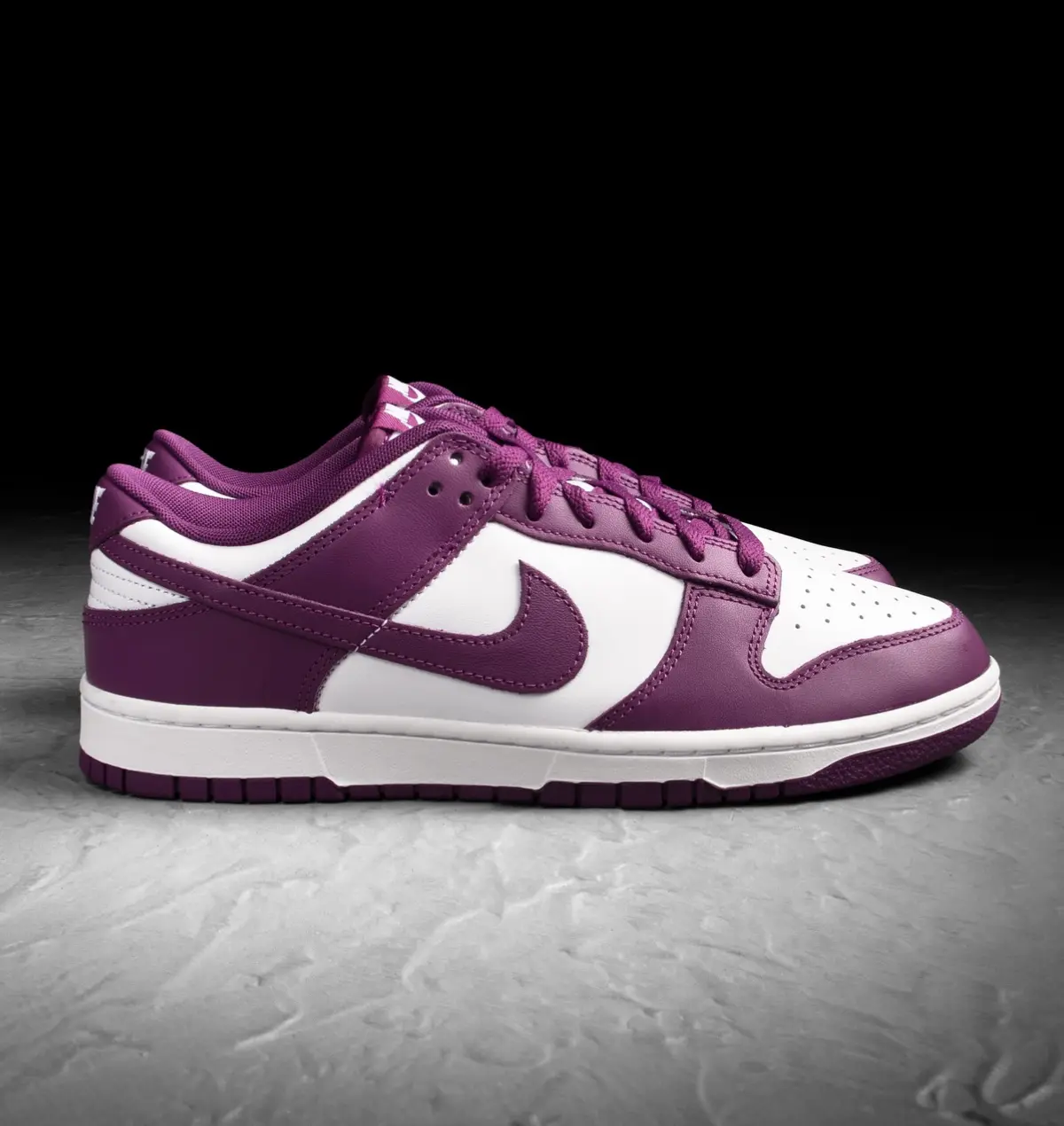 Nike Dunk Low White Viotech DV0833-107 Mens Fashion Sneakers New