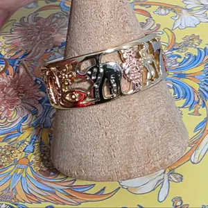 Beautiful 3 tone ring High quality