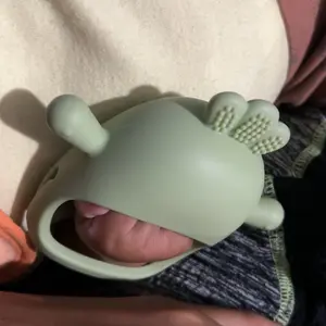 Baby Teether Toy, Sensory Silicone Teether Mitten, 1 Count Anti-Drop Wrist Teether, Solid Color Baby Chew Toy, Newborn Teething Relief Toy