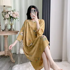 Vintage Floral Satin Nightgown - Chinese Style Loose Rayon Sleep Dress for Women, Soft Loungewear One Size