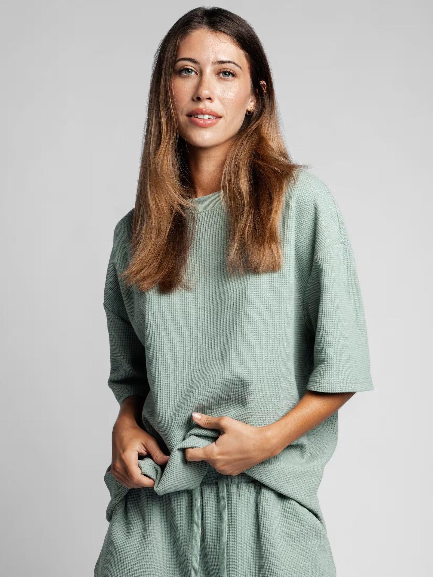 2026 Summer New Women's Clothing Set: Solid Color Loose Top and Casual Shorts