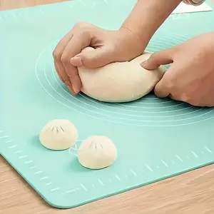 1 Thickened Kitchen Kneading Mat, Made of Non-stick Silicone Material. Its Non-slip Surface Makes It Ideal for Tabletop Baking, as Well as for Preparing Pizza and Cake Dough in Restaurants