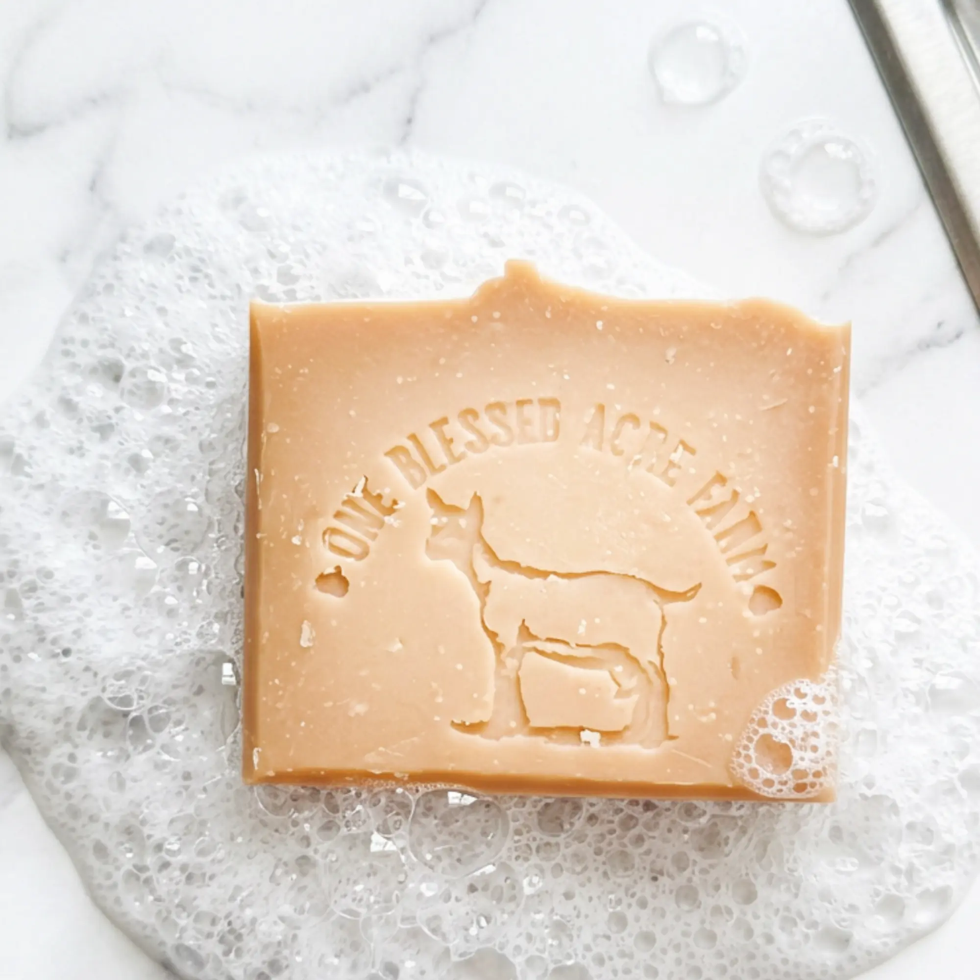 1 Blessed Acre Farm Blackberry Goat Milk Bar Soap - 4.5 oz Handcrafted Gentle Cleanser, Paraben & Phthalate Free Natural Scented Bath & Body Care, All-Skin Berry Body Wash & Cleansers Single Item