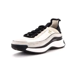 Pre-owned Chanel Women's CC Cap Toe Logo Sneakers Suede and Mixed Fibers by Rebag