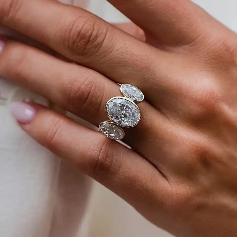 Sophisticated and stylish oval diamond ring, a vintage-inspired, versatile ring for women. Luxurious and vintage style, perfect for weddings, everyday wear, and Valentine's Day gifts. Ideal for wedding rings.